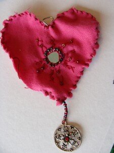 DIY créer un pendentif en cœur récup' pour la st Valentin8